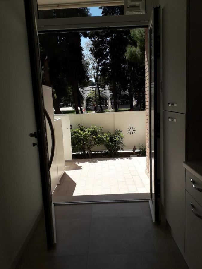 B&B Lido Apartament 10A チヴィタノーヴァ・マルケ エクステリア 写真