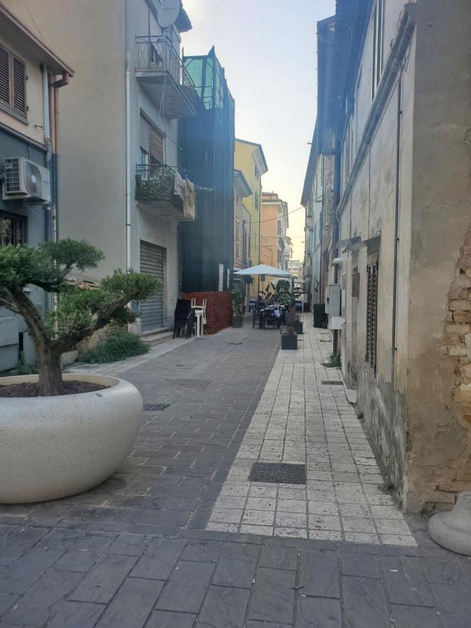 B&B Lido Apartament 10A チヴィタノーヴァ・マルケ エクステリア 写真