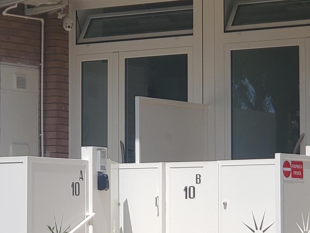B&B Lido Apartament 10A チヴィタノーヴァ・マルケ エクステリア 写真